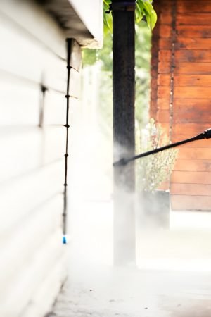 Cleaning with high pressure